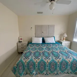 https://lido-sunshine-l-steps-to-lido-beach.hotelstampa.org